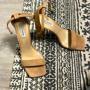 Steve Madden tan suede heels, size 9. Fit true to size!